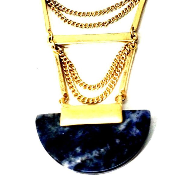 GUESS Gold tone 32" Adjuistable Necklace w/ Bold Pendant - Women Fashion Jewelry - Picture 5 of 6